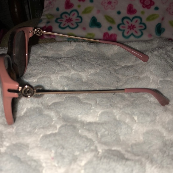 MK GLASSES WITH CASE - Picture 2 of 5